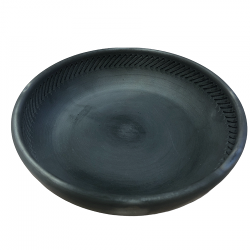 Juodosios keramikos lėkštė